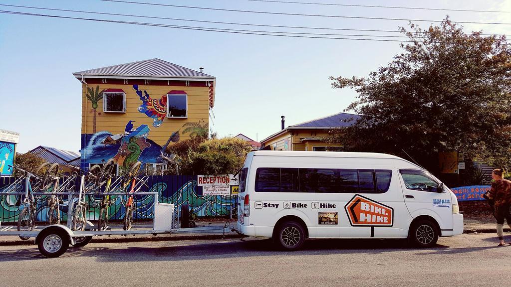 Bazil'S Backpackers Bbh Hostel & Surf School Вестпорт Екстер'єр фото