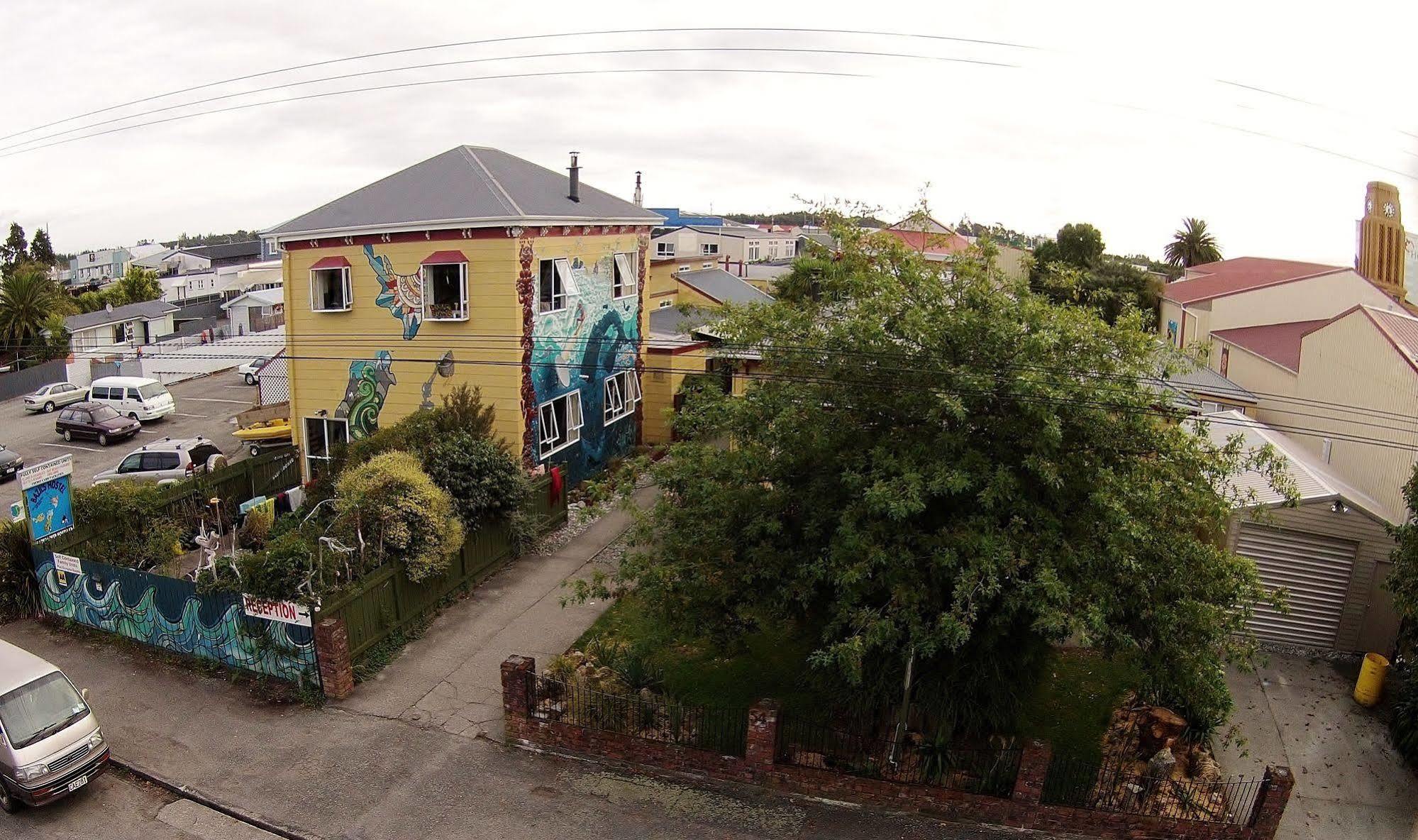 Bazil'S Backpackers Bbh Hostel & Surf School Вестпорт Екстер'єр фото