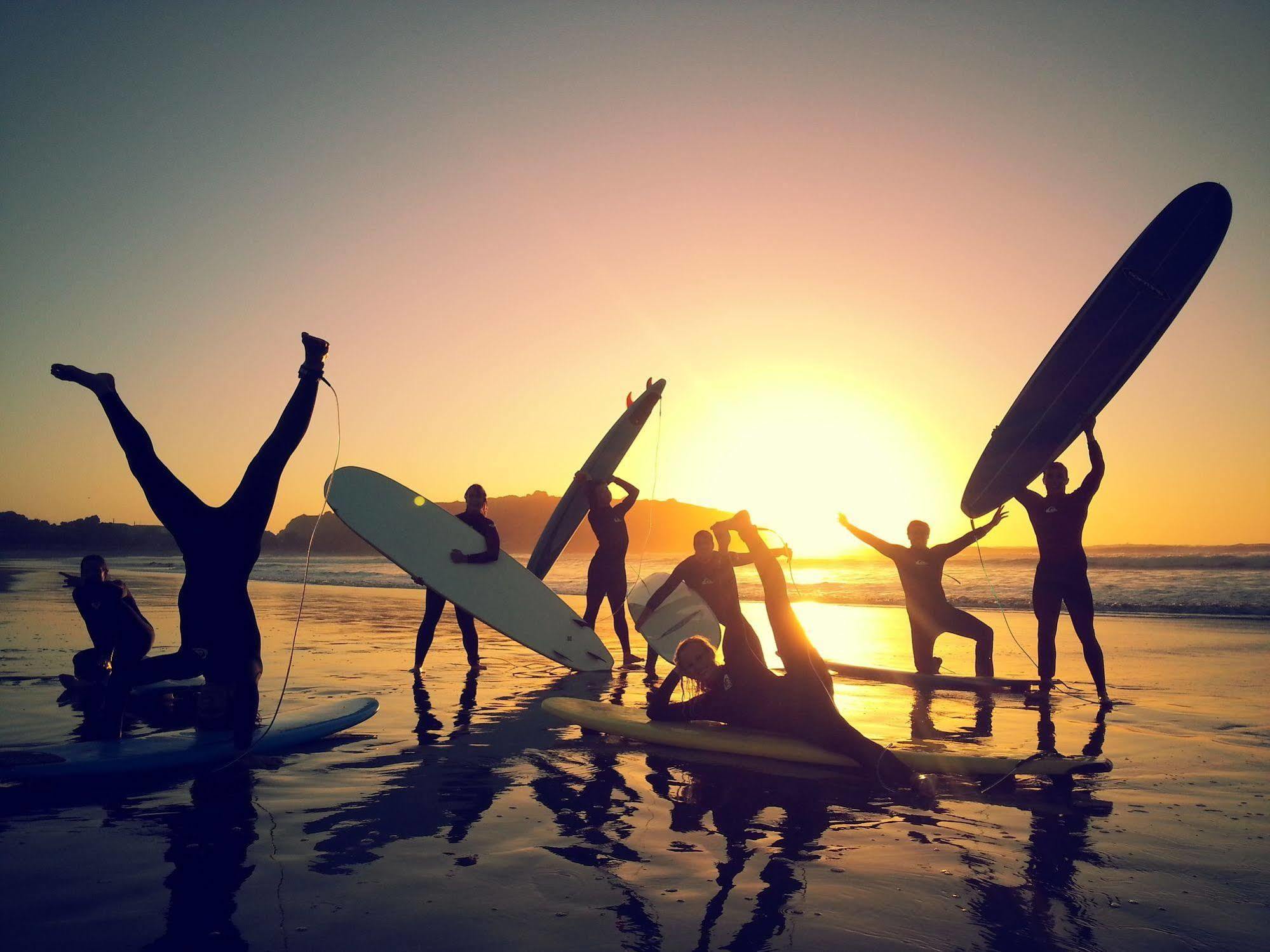 Bazil'S Backpackers Bbh Hostel & Surf School Вестпорт Екстер'єр фото